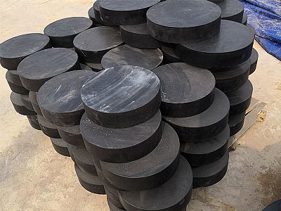 清城区板式橡胶支座由若干层橡胶片与薄钢板经加压硫化